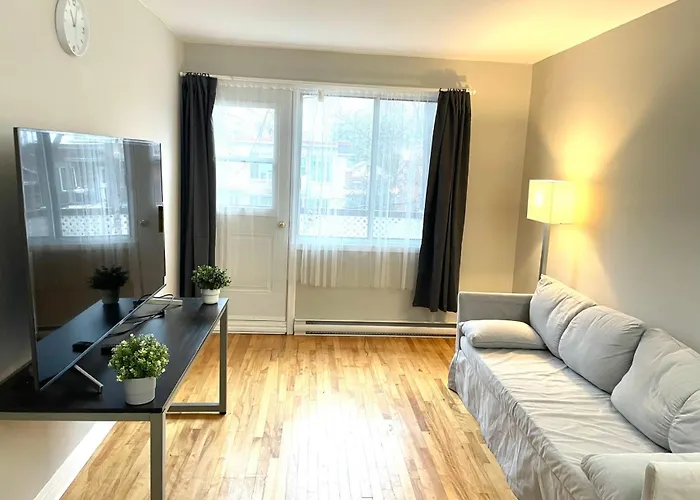 Warm Apartment Near Subway